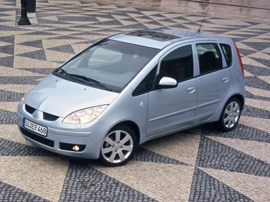  Mitsubishi Colt 5-Door 2004 года  (фото 26 из 29)